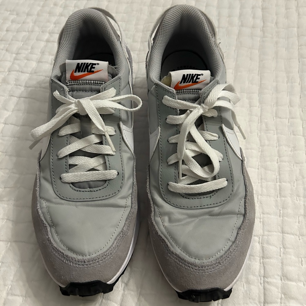 Men’s grey Nike Waffle Debuts